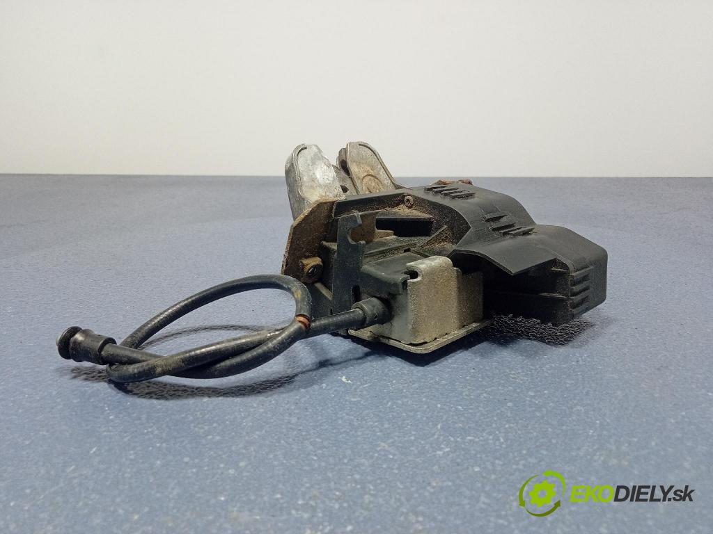Mercedes C-klasa 2002 zámek Klapky: kufr 2037400135