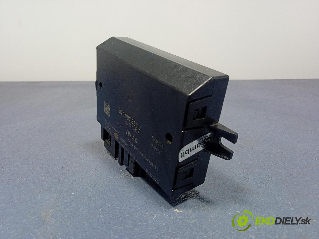 Vw Passat 2016 řídící jednotka 5Q0907383J