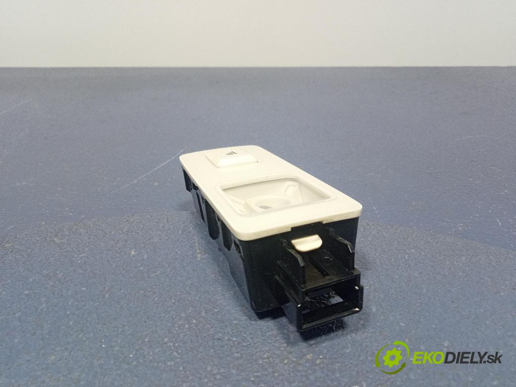 Vw Passat 2016 Lampy Uvnitř 5G9947291