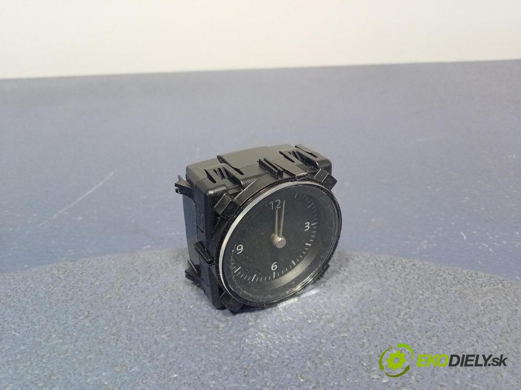 Vw Passat 2016 Hodinky 3G0919204C