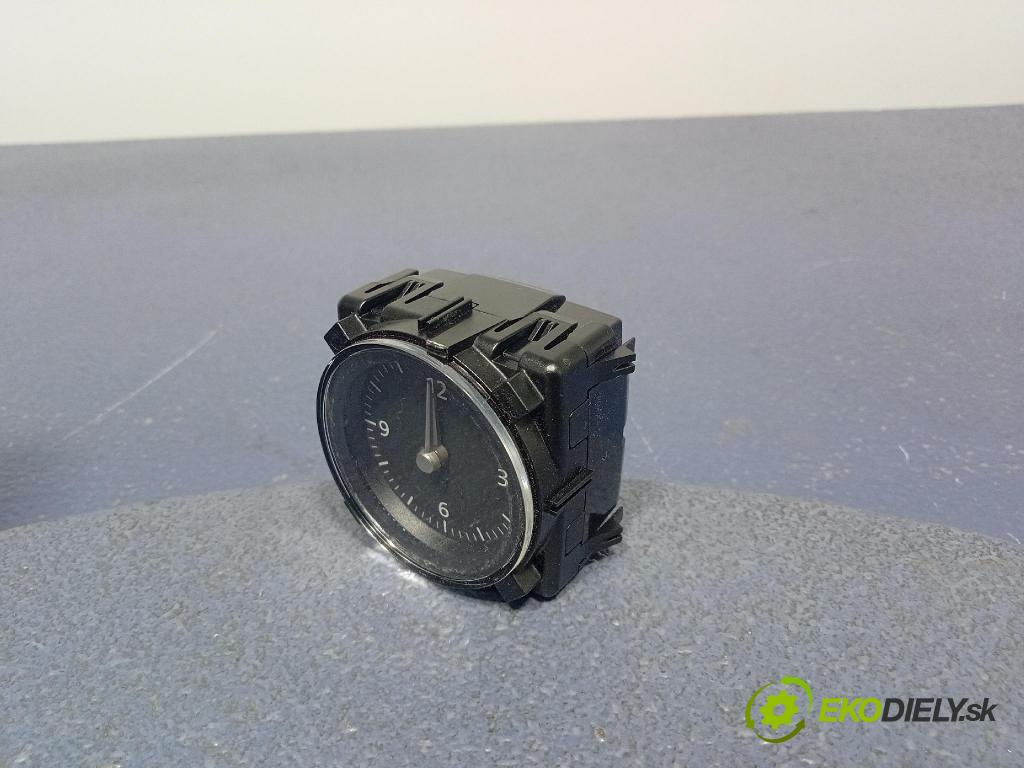 Vw Passat 2016 Hodinky 3G0919204C