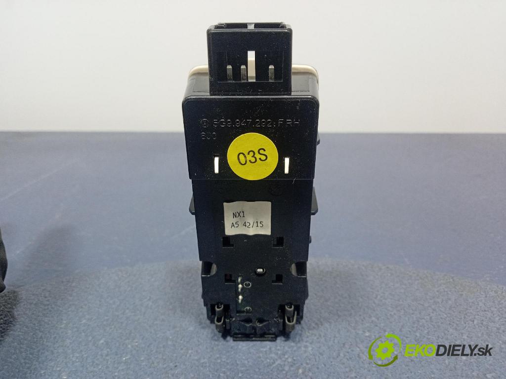 Vw Passat 2016 Lampy Uvnitř 5G9947292