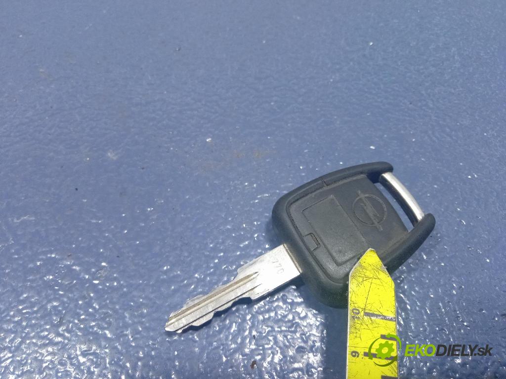 Opel Astra 2001 řídící jednotka Motor: 09353489