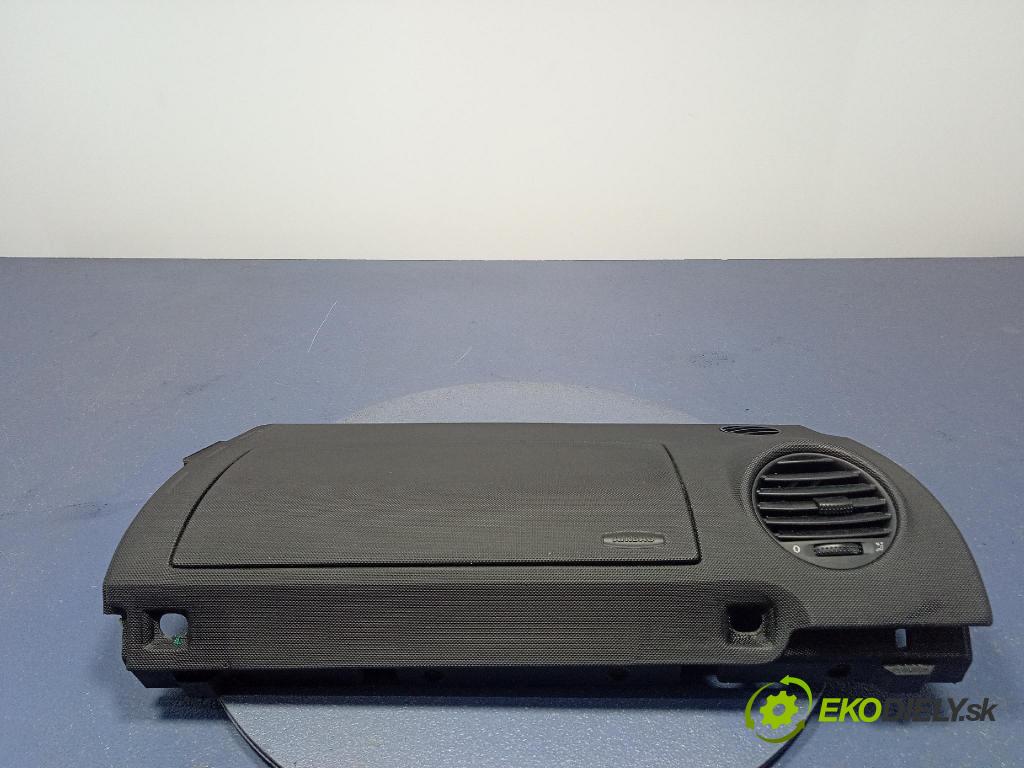 Vw New beetle 1999 kryt Plast: Interiéry: 1C1858452