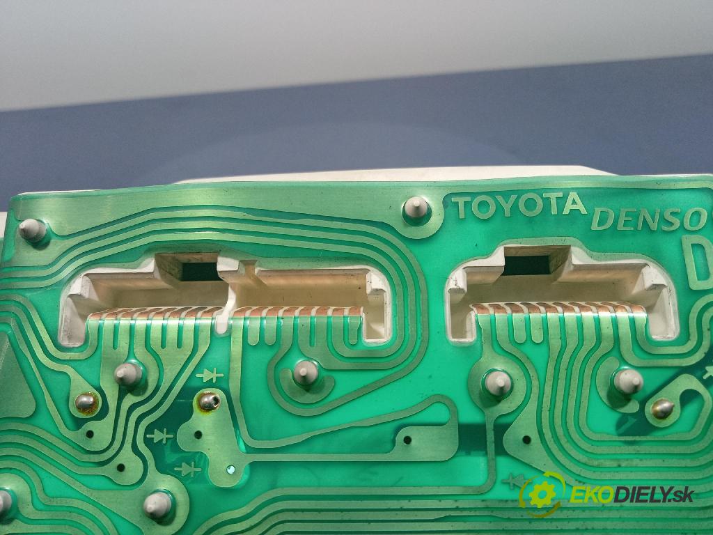 Toyota Yaris 1999 Přístrojová deska 83800-52120