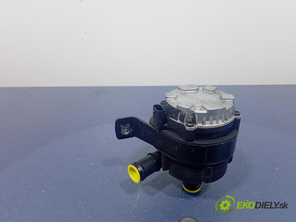 Vw Passat 2016 čerpadlo Voda 04L965567A
