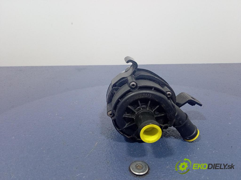 Vw Passat 2016 čerpadlo Voda 04L965567A