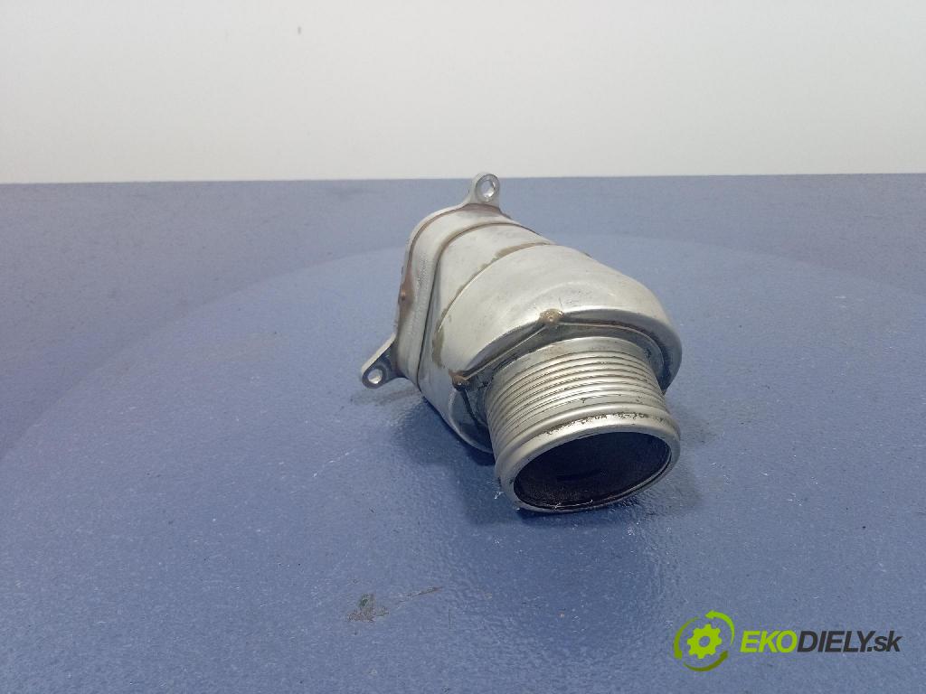 Vw Passat 2016 trubka Vzduch: 04L131111L