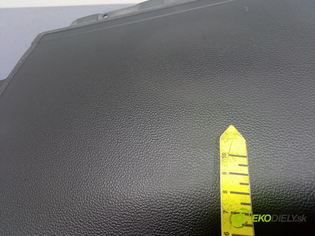 Vw Passat 2016 kryt Plast: Interiéry: 3G1863046