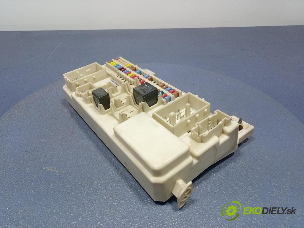 Volvo V50 2004 skříňka Pojistky 8690719