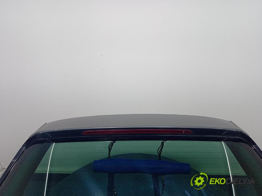 Vw Passat 2016 zadní dveře kufra: kufr