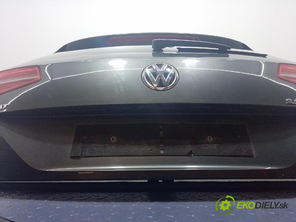 Vw Passat 2016 zadní dveře kufra: kufr