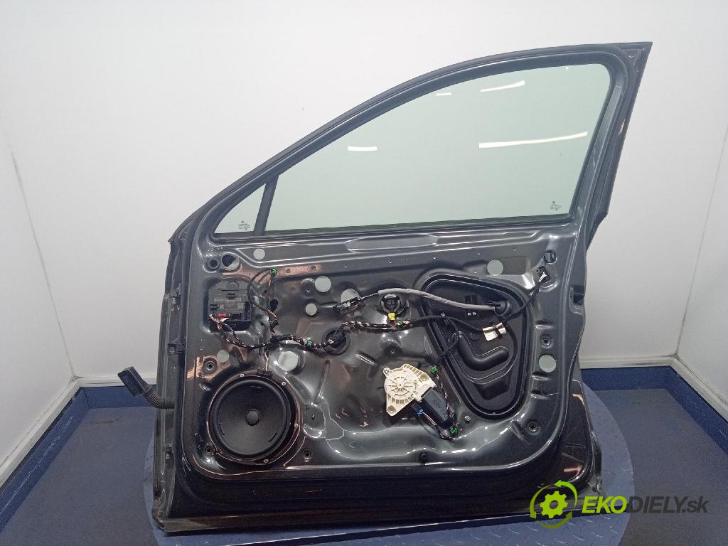 Vw Passat 2016 dveře před prave