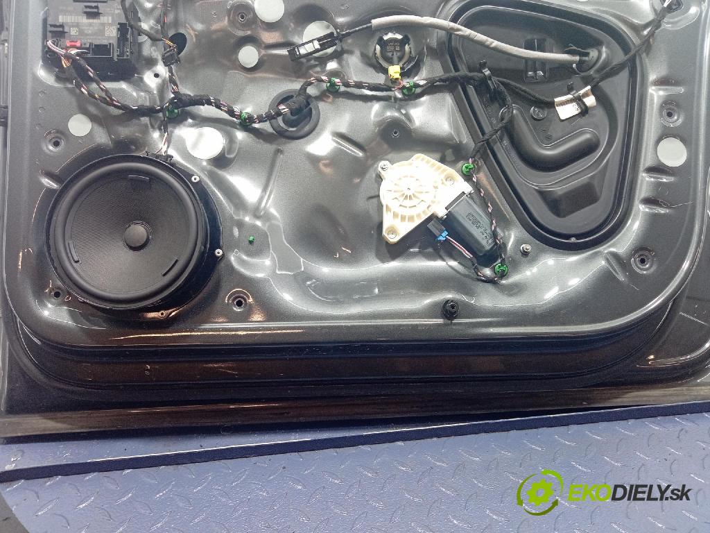 Vw Passat 2016 dveře před prave