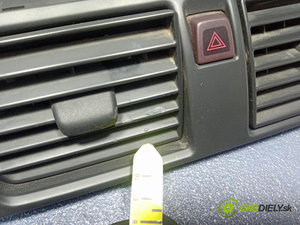 Volvo V50 2004 Mřížky Proud vzduchu Vzduch: 8651399