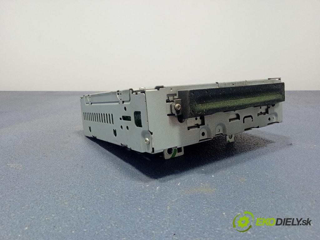 Volvo V50 2004 Radio I Navigace: 30732600