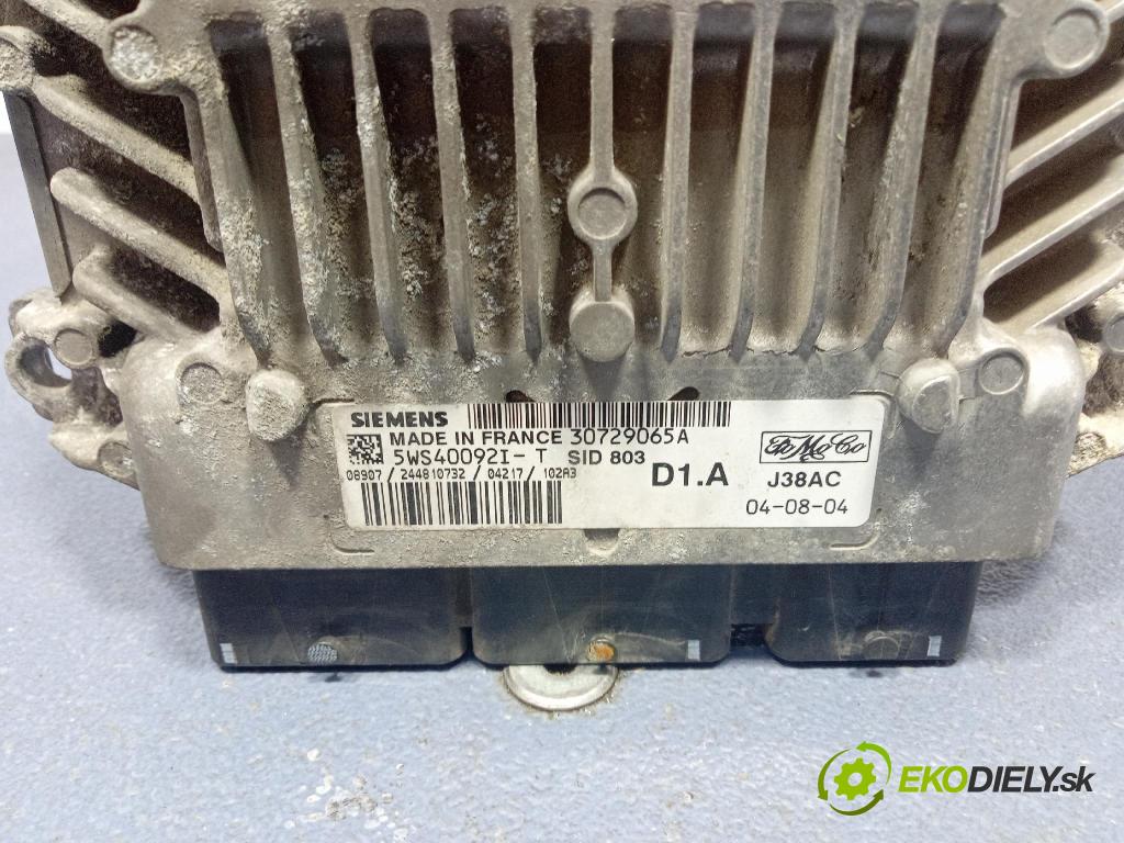 Volvo V50 2004 řídící jednotka Motor: 30729065A