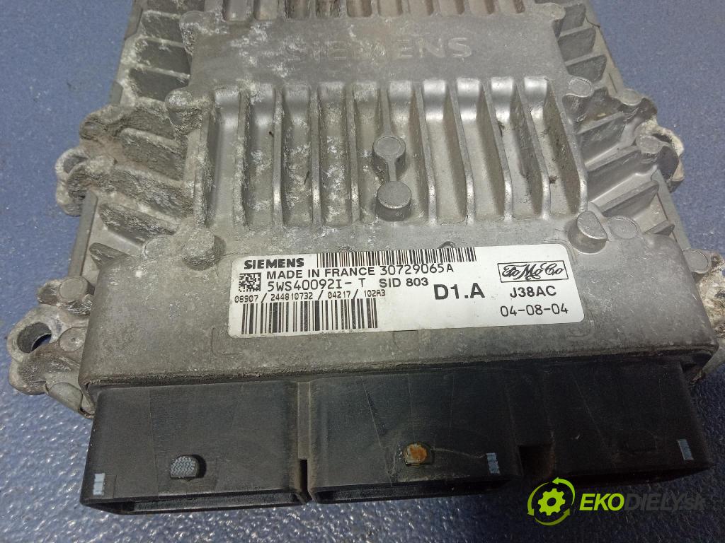Volvo V50 2004 řídící jednotka Motor: 30729065A