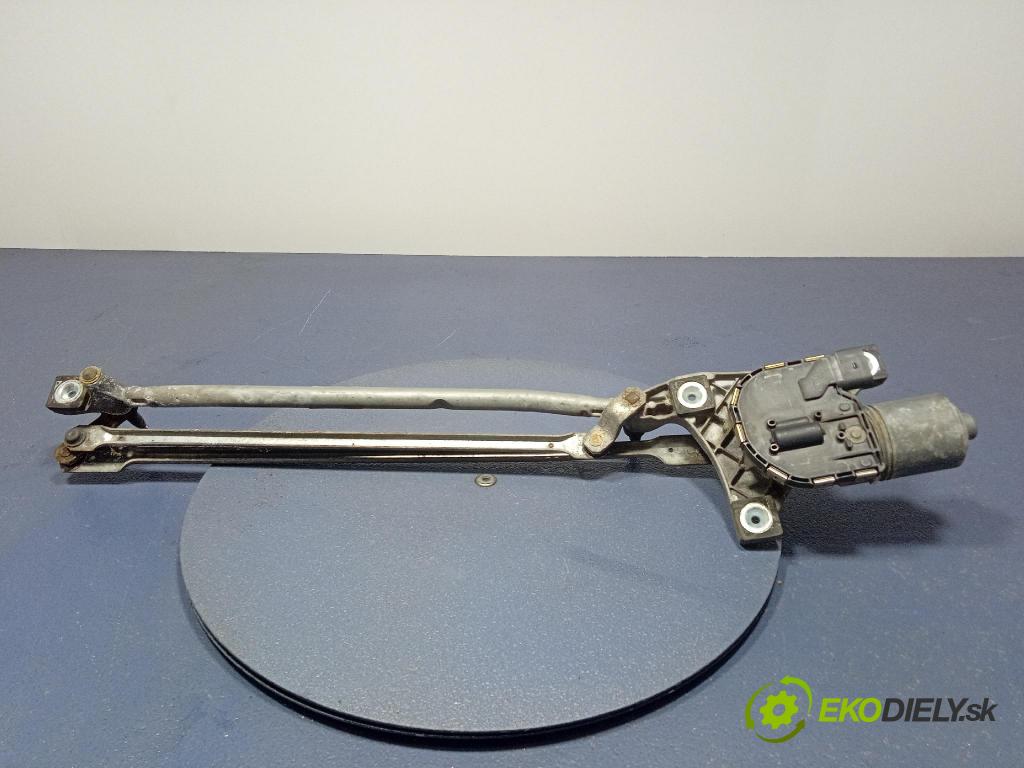Volvo V50 2004 mechanismus motorek Stěrače: před 30699342