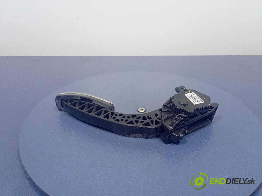 Opel Insignia 2018 pedal Plyn: 8630010002