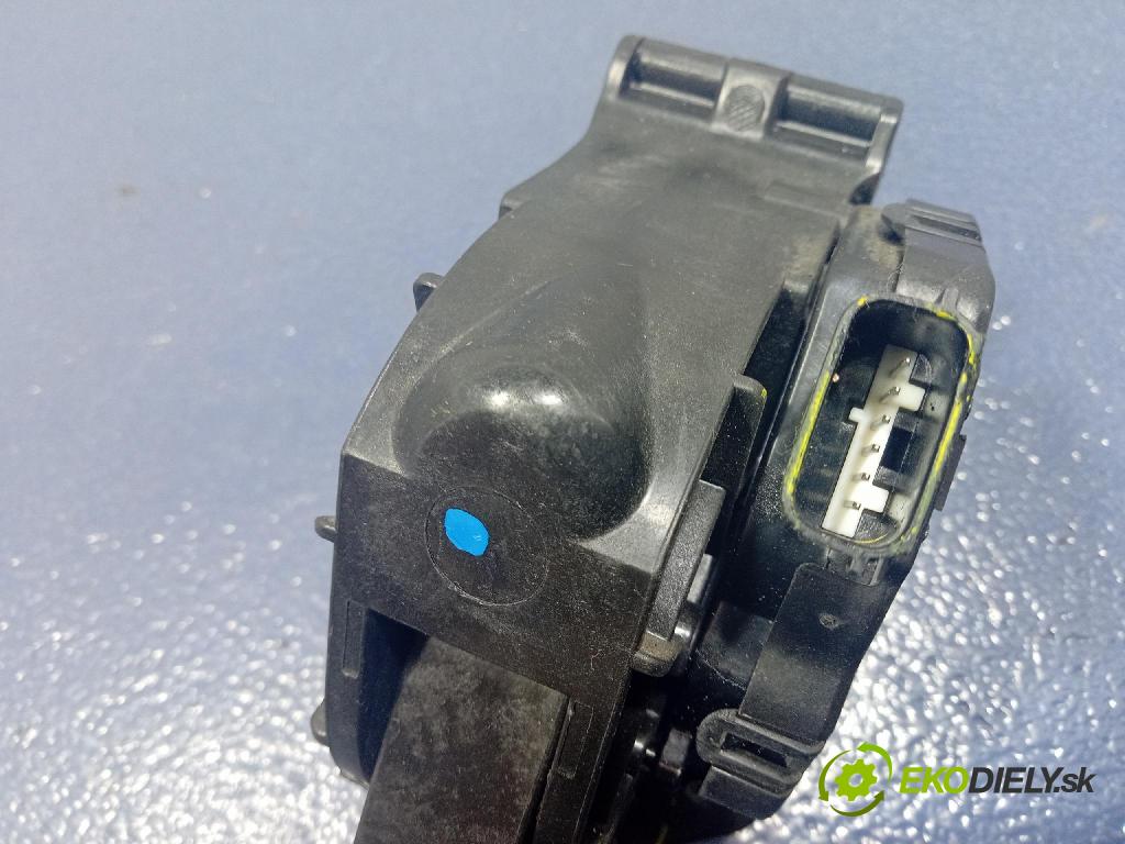 Opel Insignia 2018 pedal Plyn: 8630010002