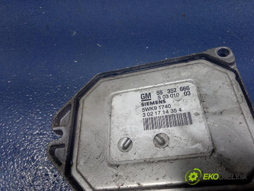 Opel Vectra 2003 řídící jednotka Motor: 55352666