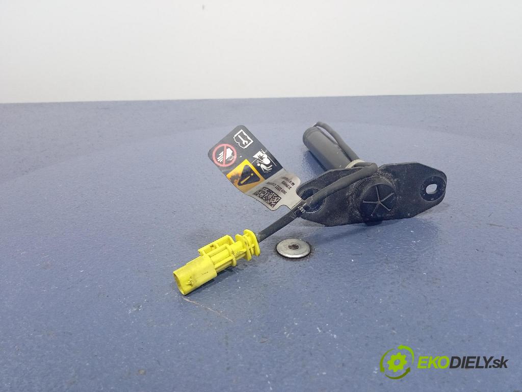 Opel Insignia 2018 zámek masky: 39093522