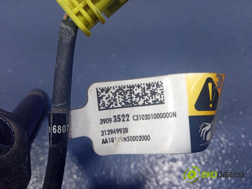Opel Insignia 2018 zámek masky: 39093522