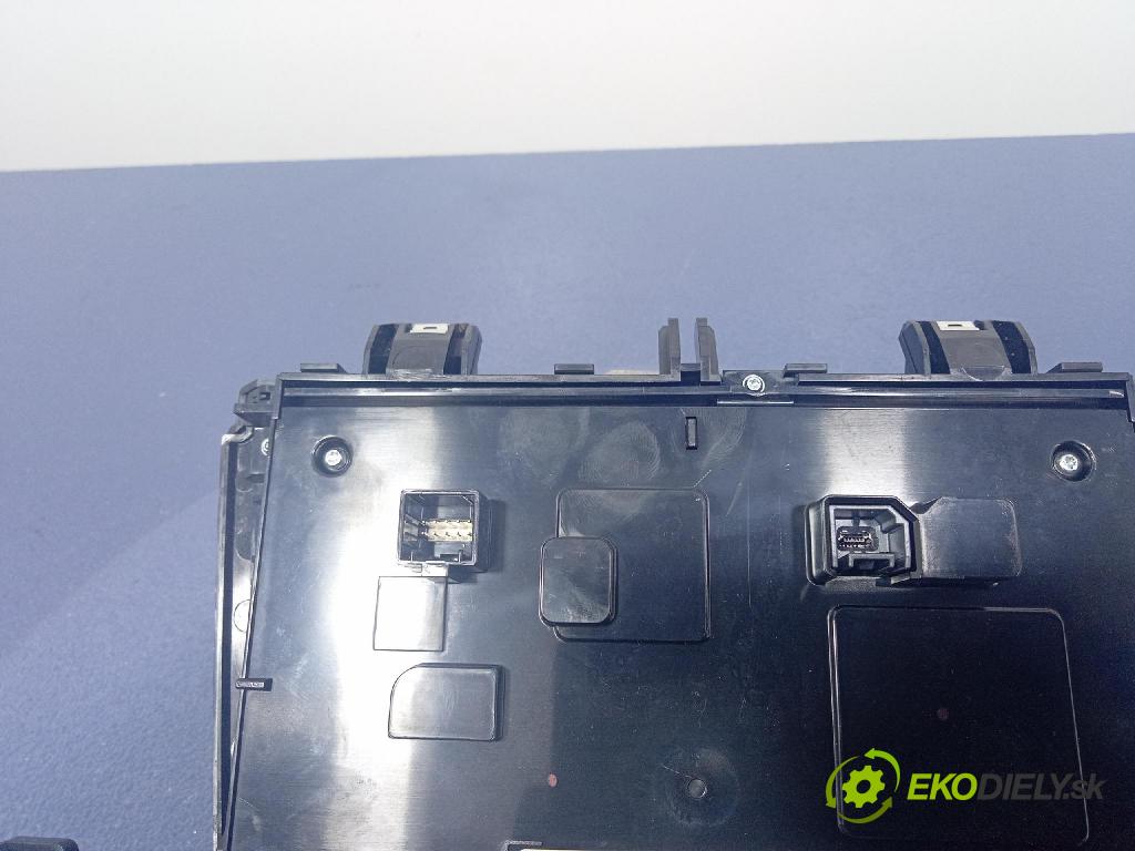 Opel Insignia 2018 displej Radio / GPS 39099171