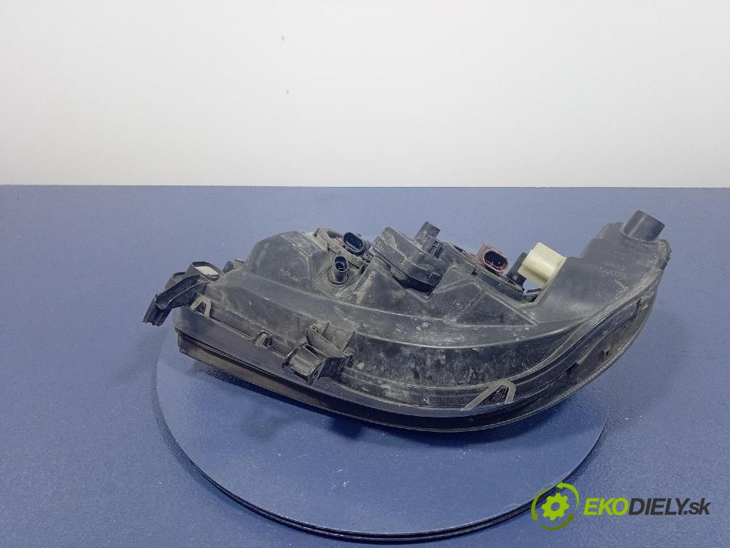 Opel Zafira 2004 světlo v pravo: 89100055