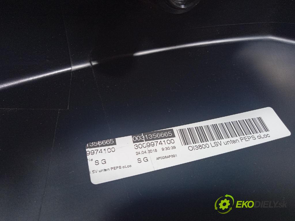 Opel Insignia 2018 kryt Plast: Interiéry: 13481040