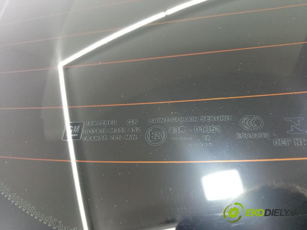 Opel Insignia 2018 zadní dveře kufra: kufr