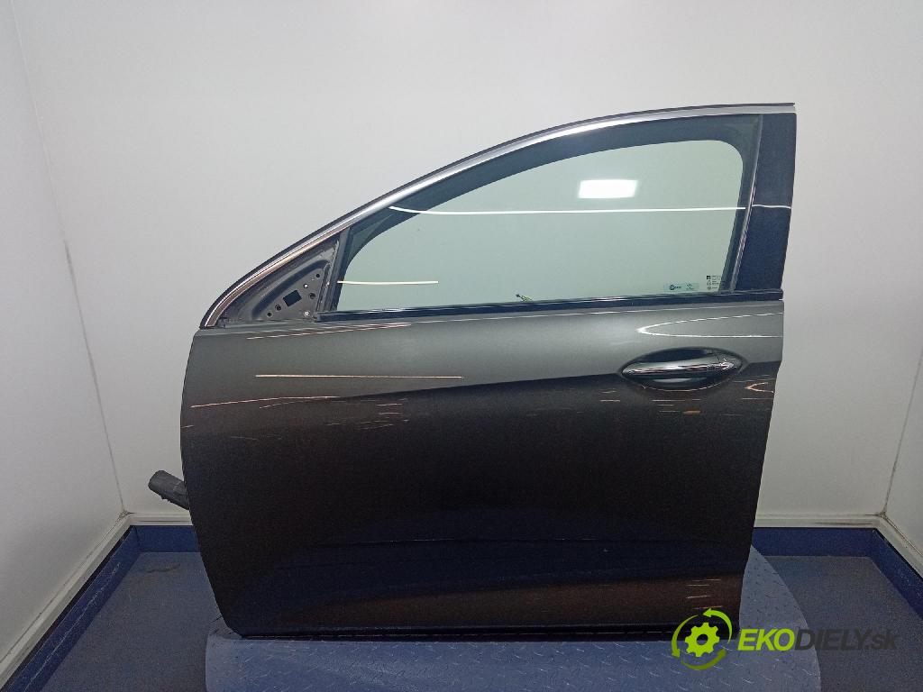 Opel Insignia 2018 dveře před Vlevo, odjet: