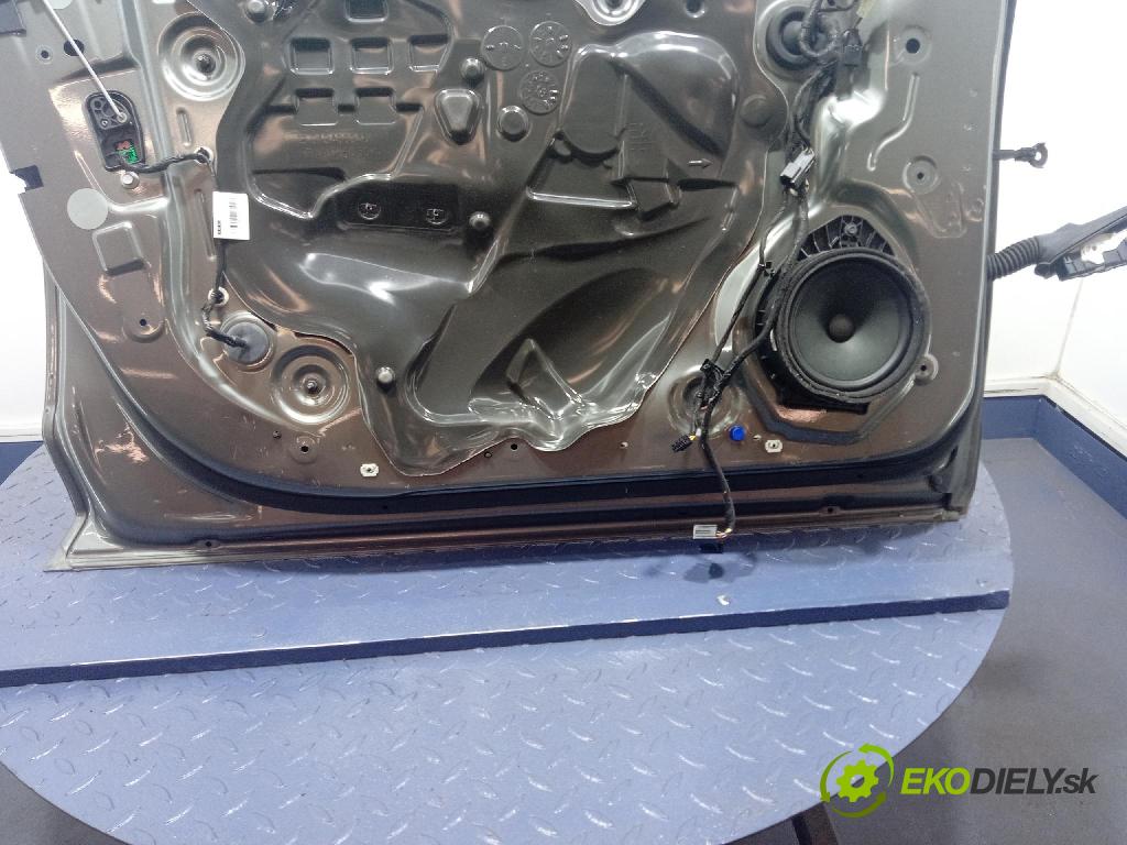 Opel Insignia 2018 dveře před Vlevo, odjet: