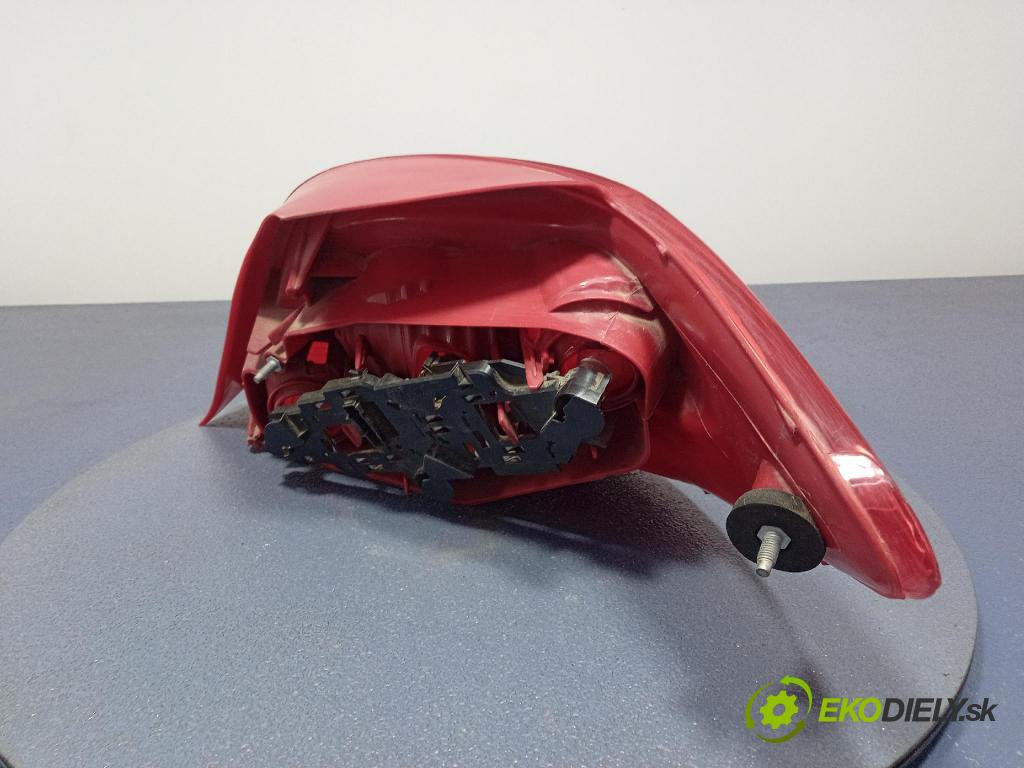 Peugeot 307 1.6 2001 světlo Zad: levá Mimo: 11-A250B