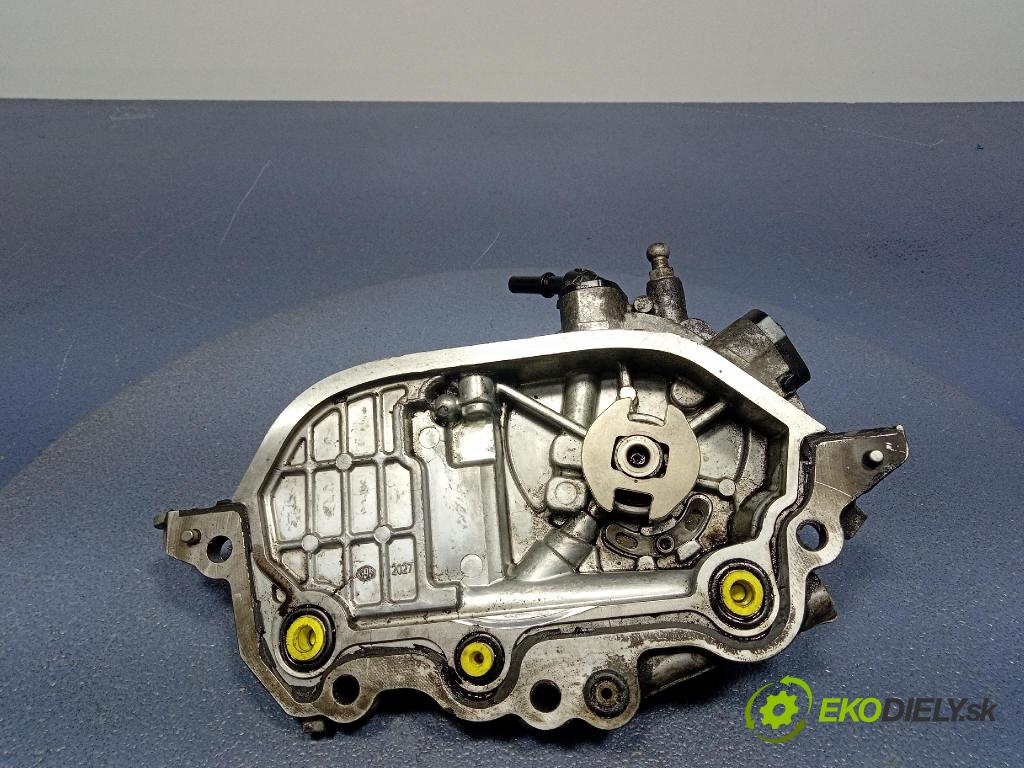 Opel Insignia 2018 čerpadlo vakuová 55489131