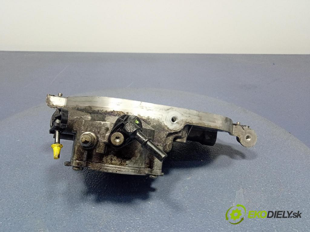 Opel Insignia 2018 čerpadlo vakuová 55489131