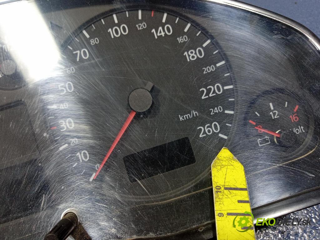Audi A6 2000 Přístrojová deska 4B0920900K
