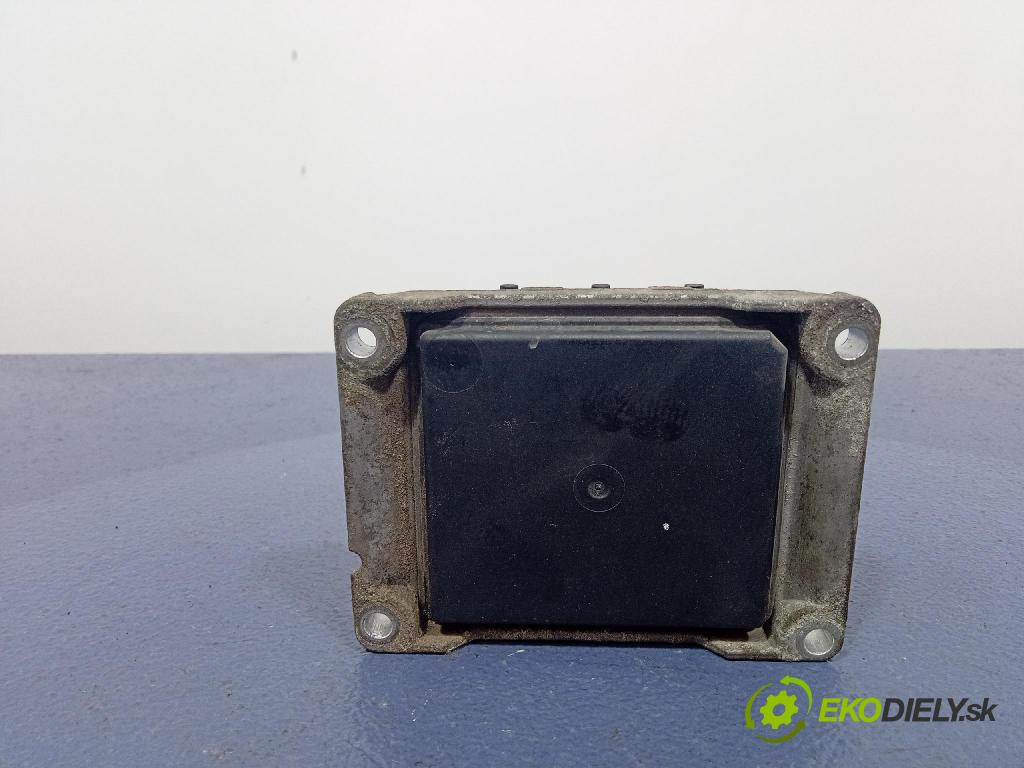 Opel Corsa 2007 řídící jednotka Motor: 0261208940