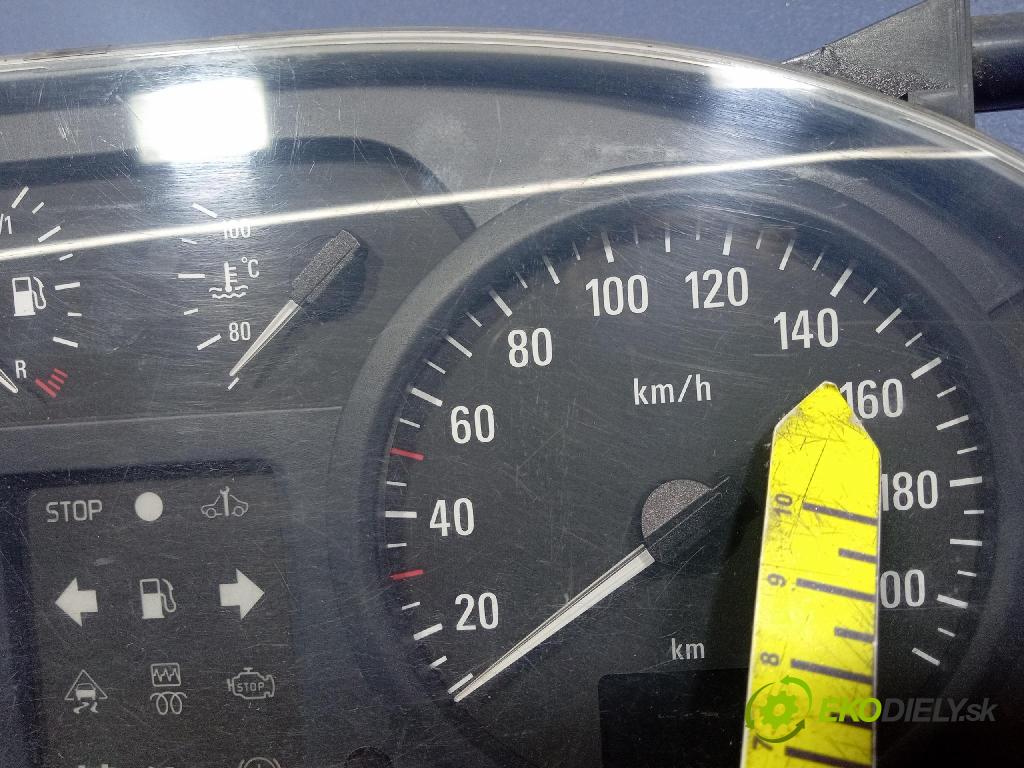 Opel Vivaro 2002 Přístrojová deska P8200006339A