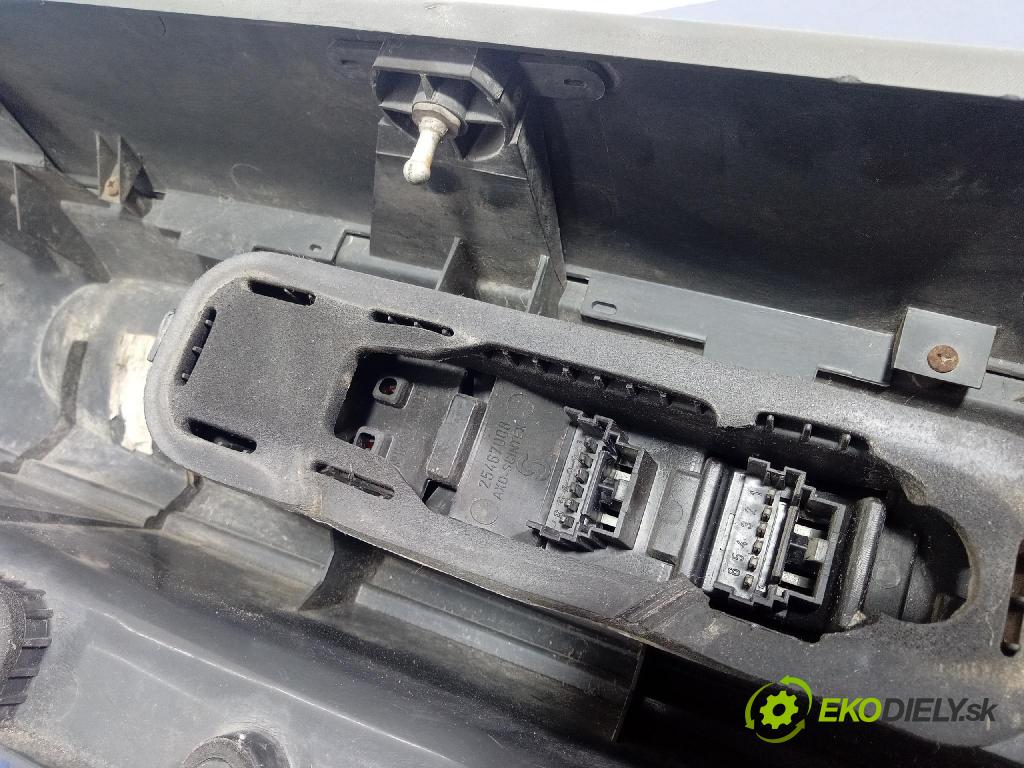 Opel Vivaro 2002 světlo Zad: levá Mimo: