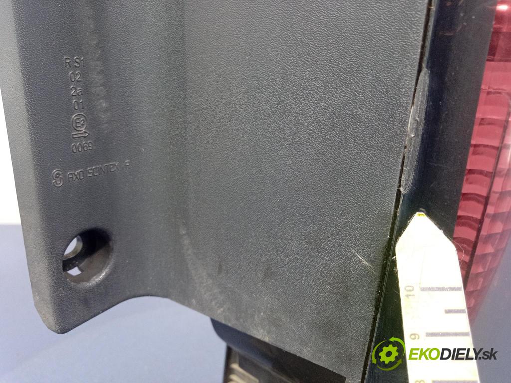 Opel Vivaro 2002 světlo Zad: Práva: Mimo: 