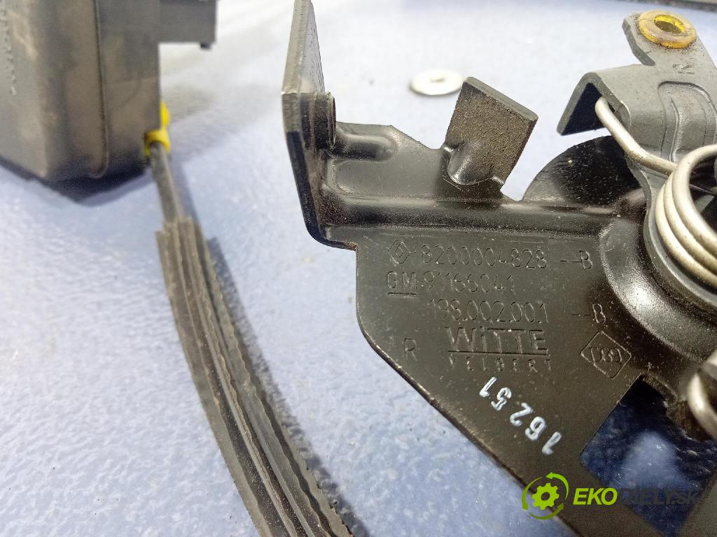 Opel Vivaro 2002 zámek dveře Zad: v pravo: 8200004410