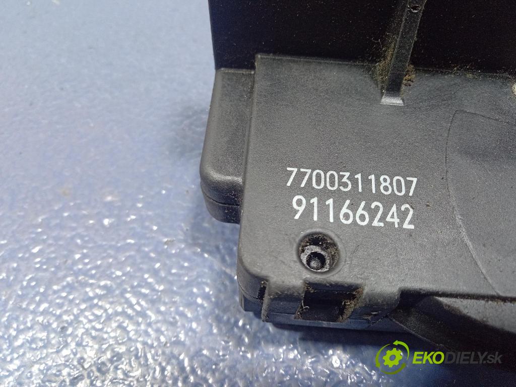 Opel Vivaro 2002 zámek dveře před Levý: 7700311807