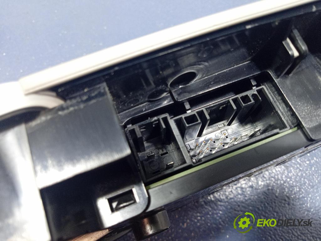 Bmw Seria 3 2014 Lampy Uvnitř 9321475