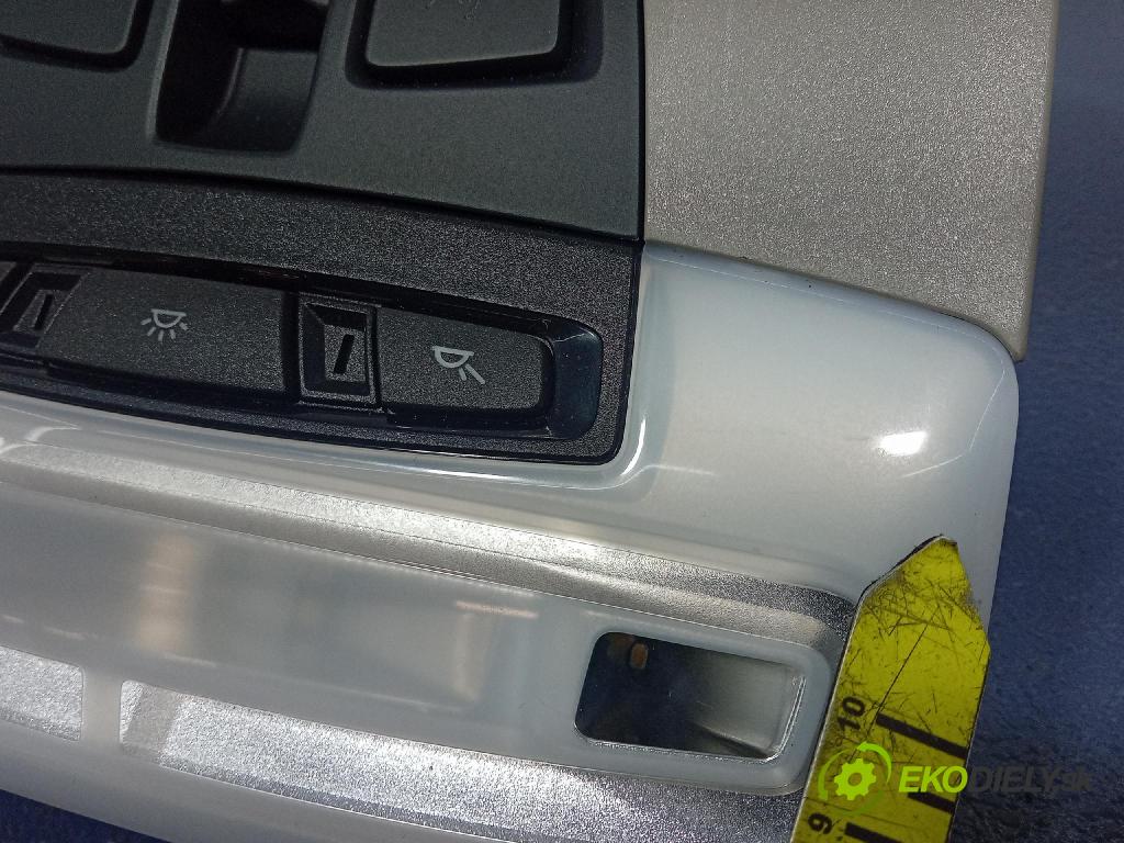 Bmw Seria 3 2014 Lampy Uvnitř 9321475
