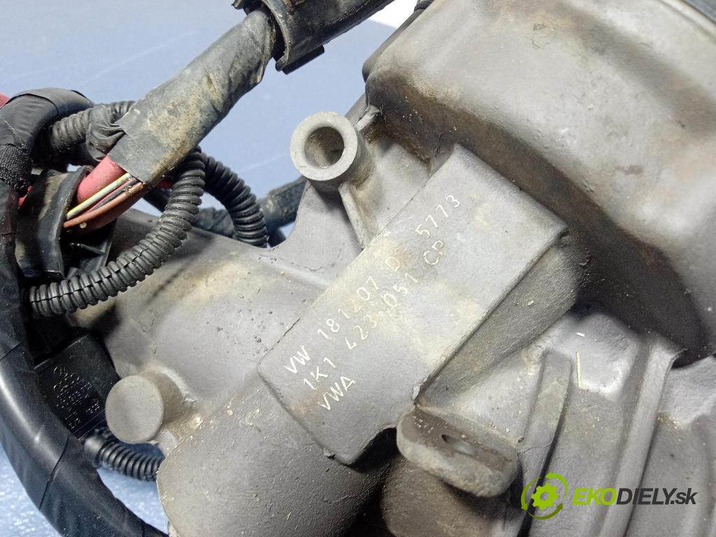 Vw Touran 2008 řízení volantu 1K1423105B