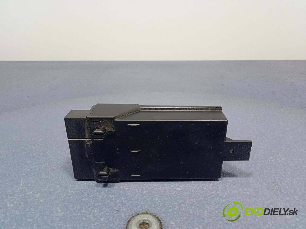 Bmw Seria 3 2014 riadiaca jednotka Sedadlo: 9216468