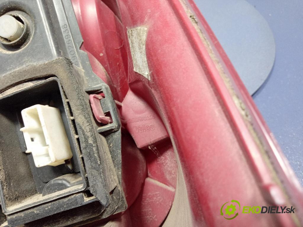 Peugeot 307 sw 2003 světlo Zad: levá Mimo: 26674T0206