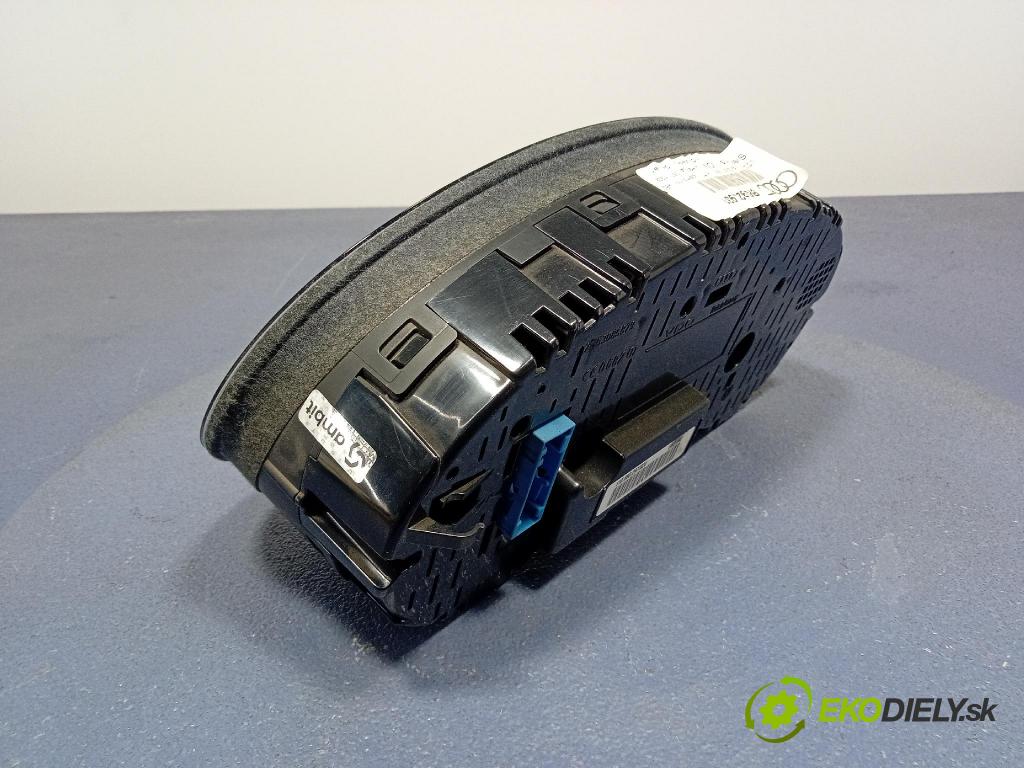 Audi A3 2007 Přístrojová deska 8P0920931